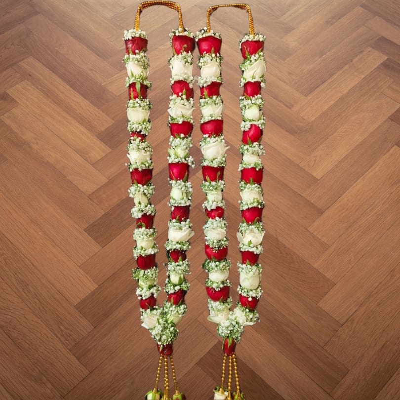 Regal Harmony – Red & White Rose Varmala Pair